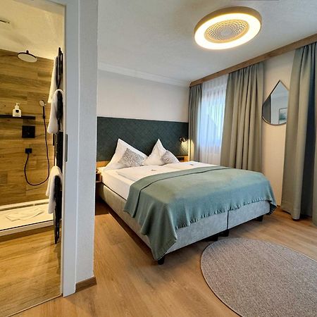 Hotel Schlossblick Chiemsee 프리엔암치엠시 외부 사진