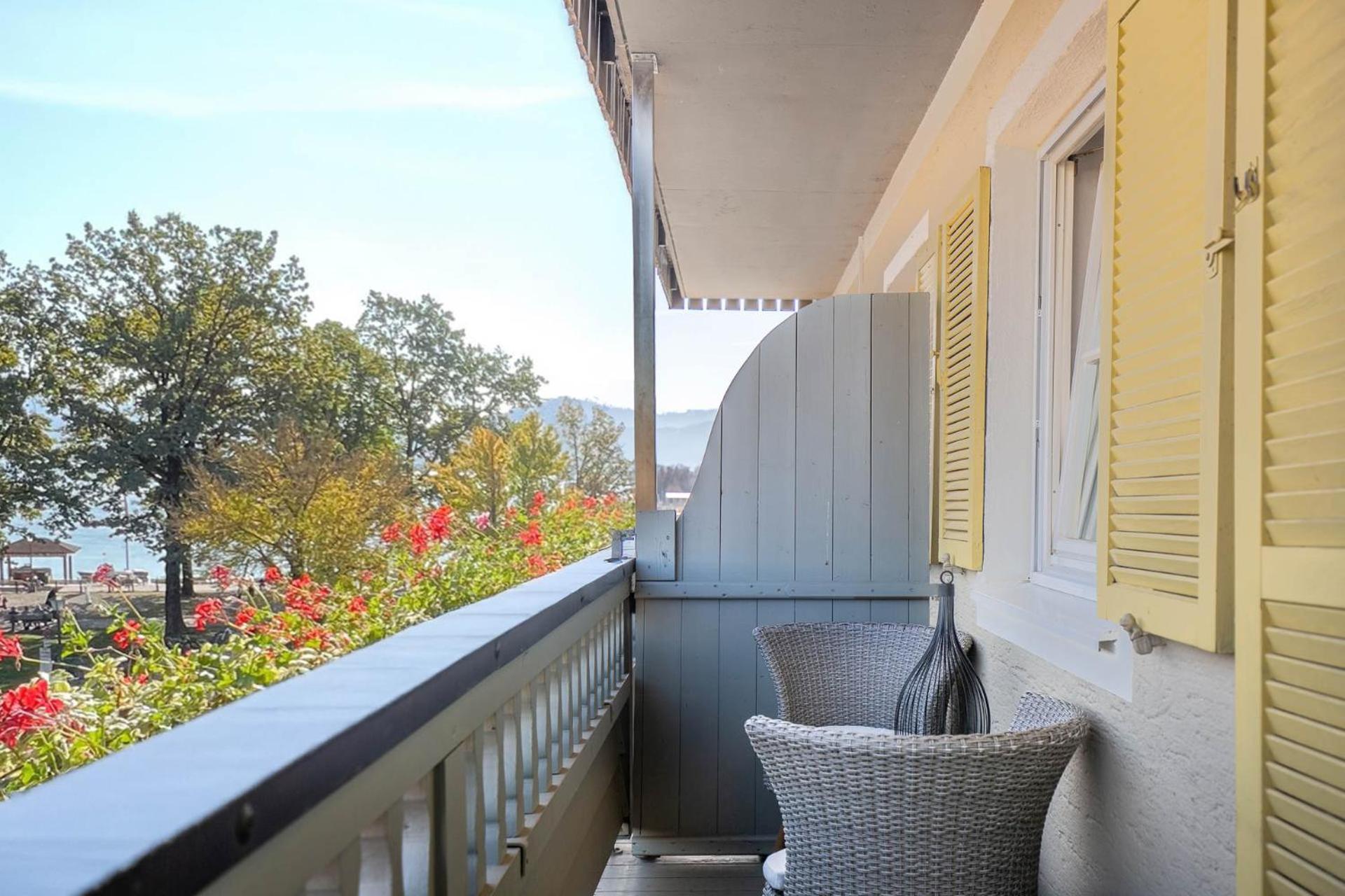 Hotel Schlossblick Chiemsee 프리엔암치엠시 외부 사진