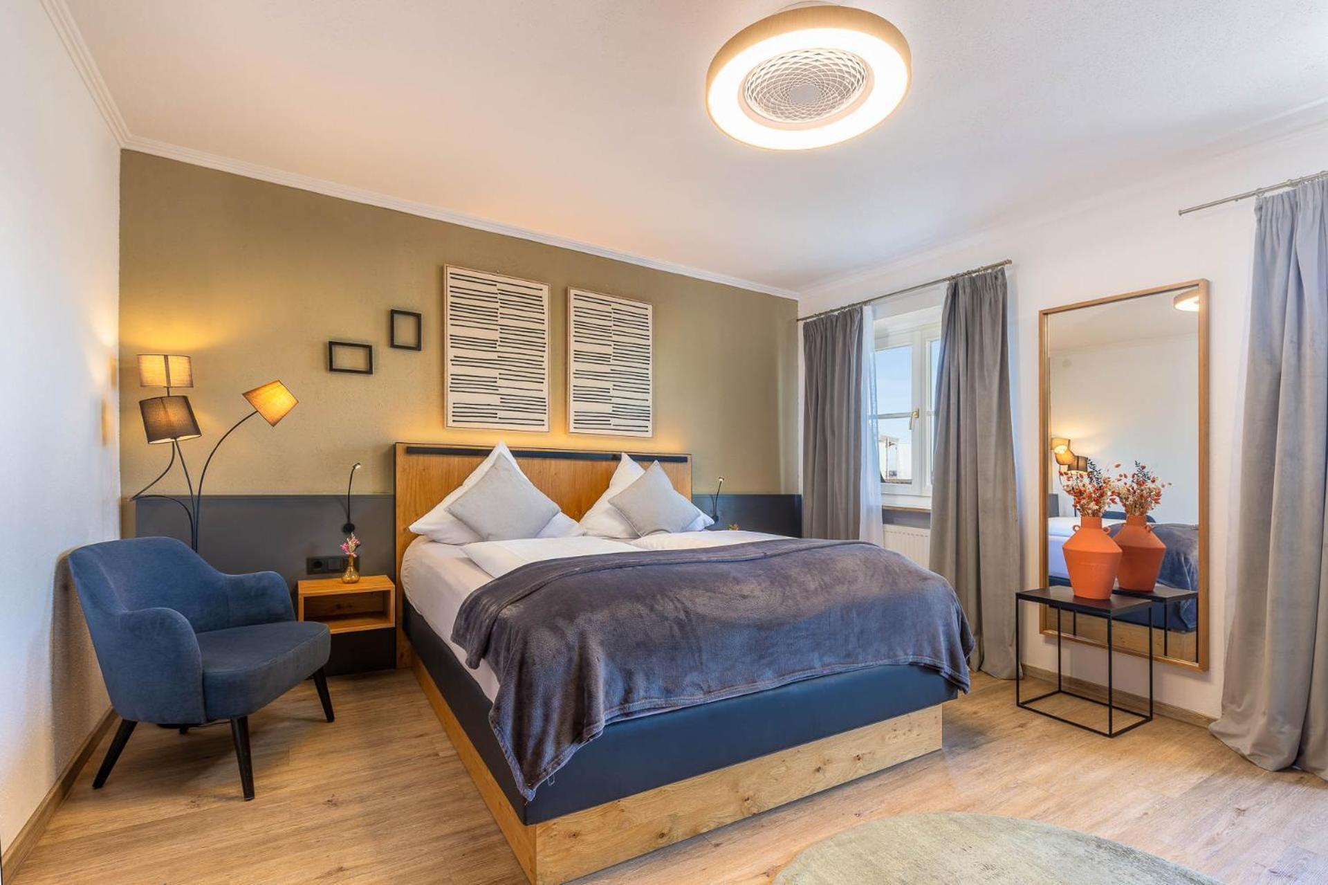Hotel Schlossblick Chiemsee 프리엔암치엠시 외부 사진