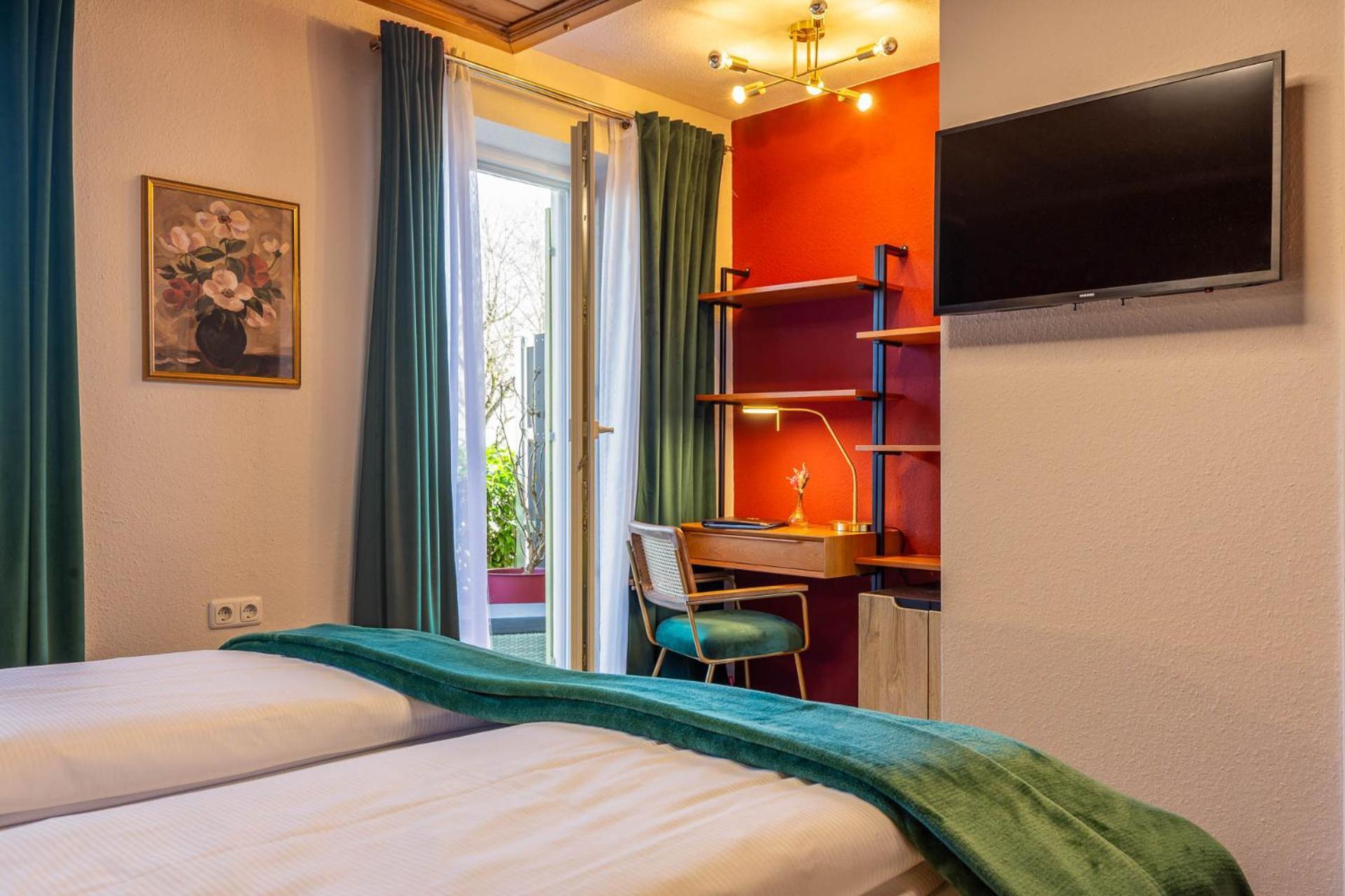 Hotel Schlossblick Chiemsee 프리엔암치엠시 외부 사진