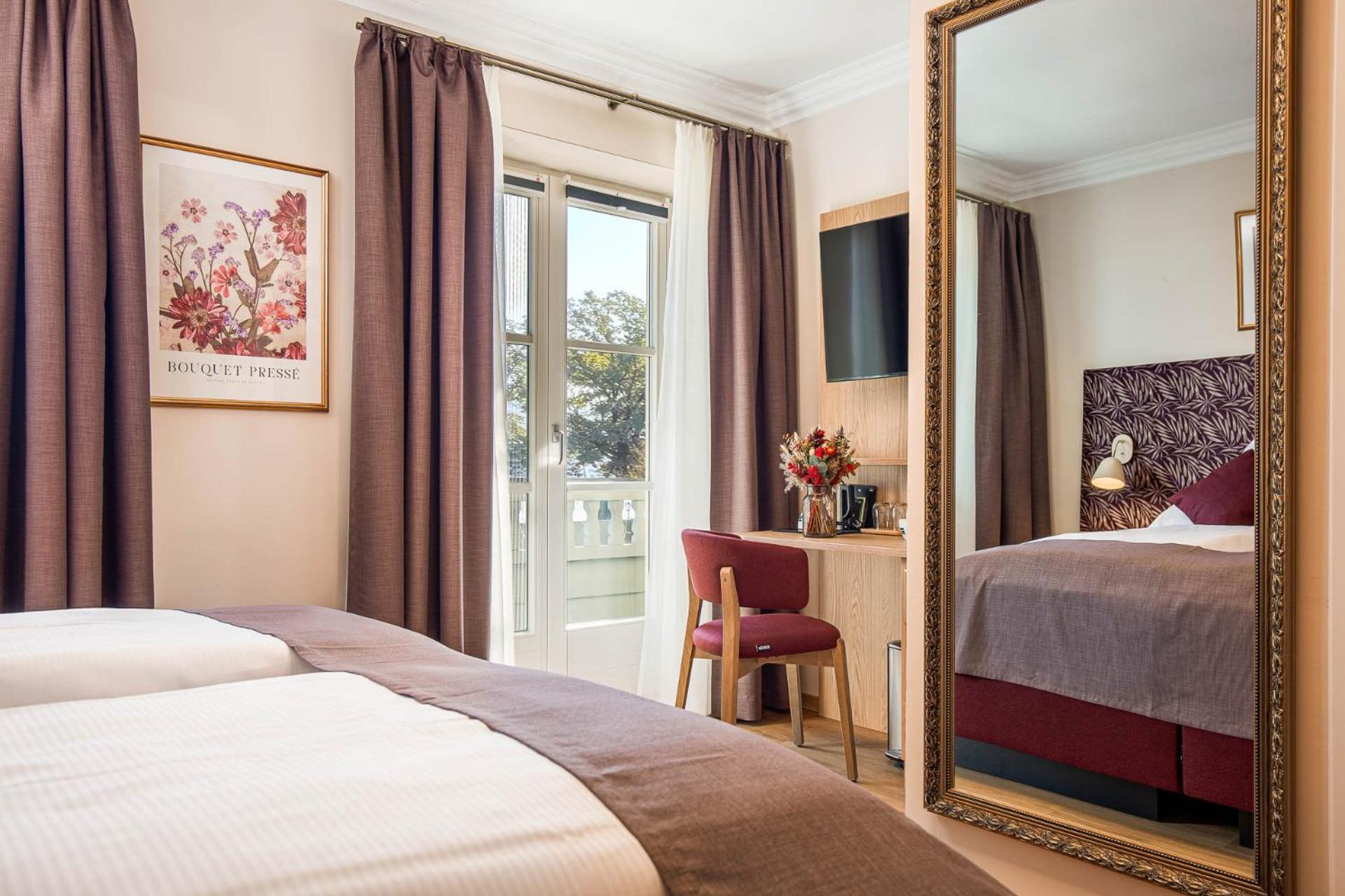 Hotel Schlossblick Chiemsee 프리엔암치엠시 외부 사진